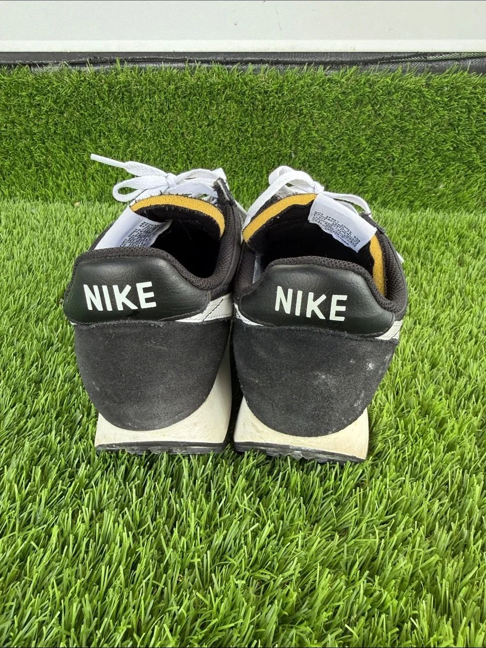 Nike Men’s Black and White Casual Retro Sneakers